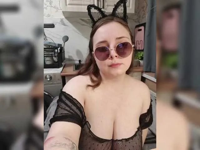 Caramel-pussy on BongaCams