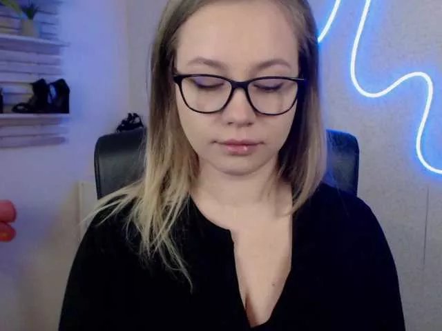 hollyBB on BongaCams