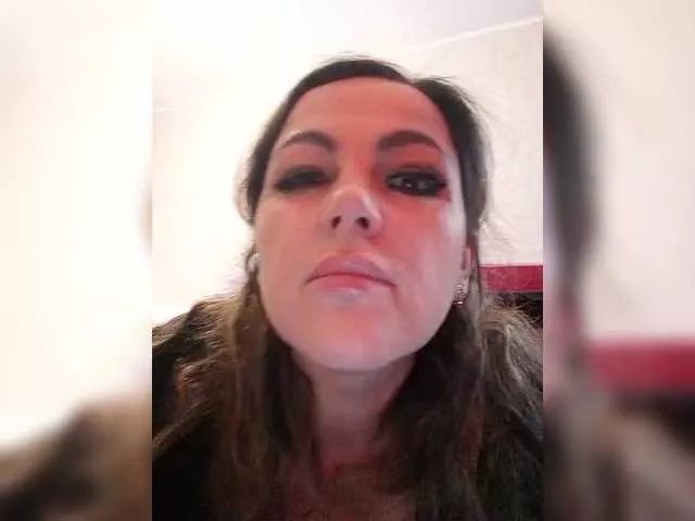 miss-kiss-kiss on BongaCams