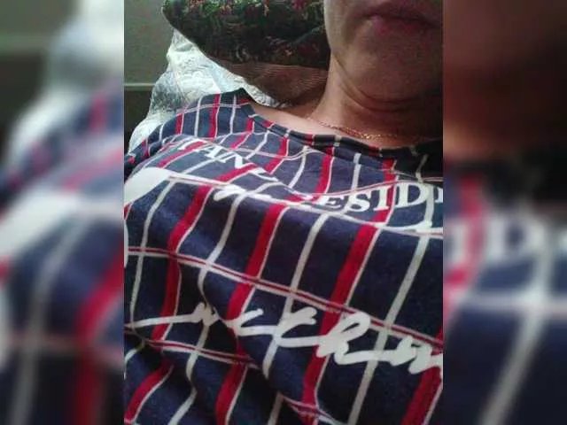 NinonDePeace on BongaCams