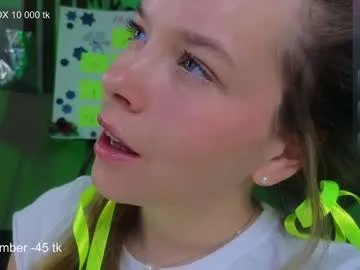 milly_shy on Chaturbate