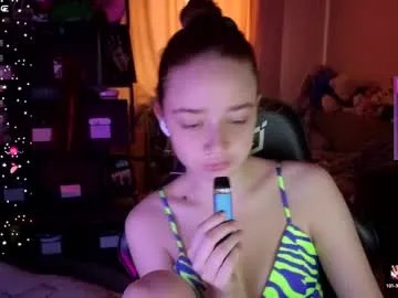 queen_kitty1818 on Chaturbate