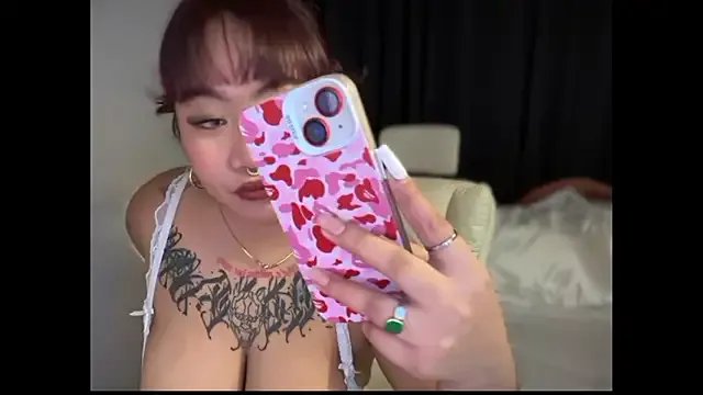 _XXXKittyTingles on StripChat