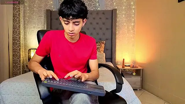 Matty_Sparkk on StripChat