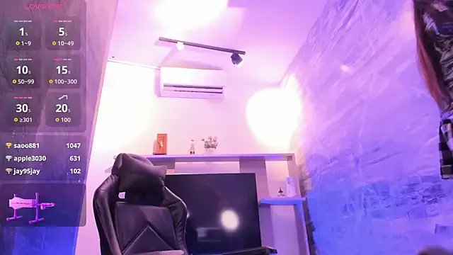 saracaball_ on StripChat